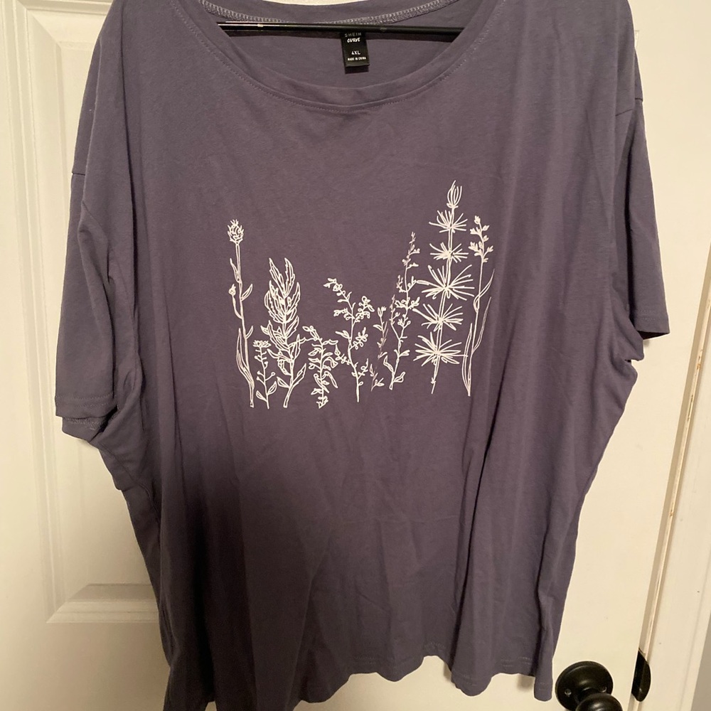 Grey t shirt